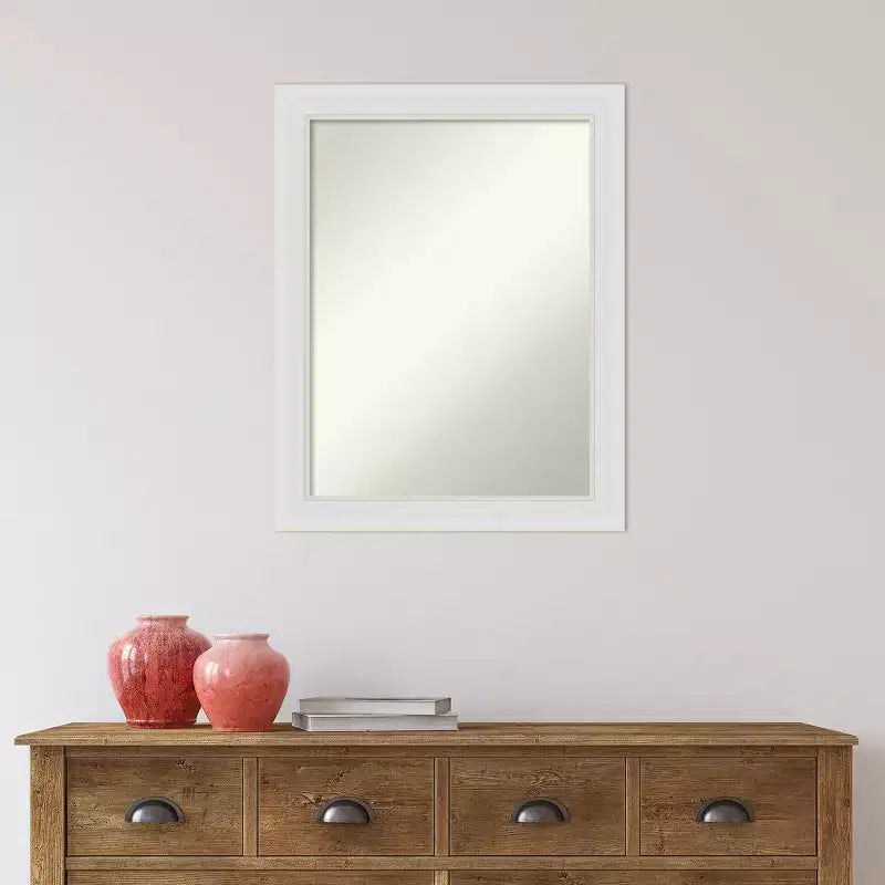 Specchio da Parete con Cornice Bianca Morbida, 22" x 28"