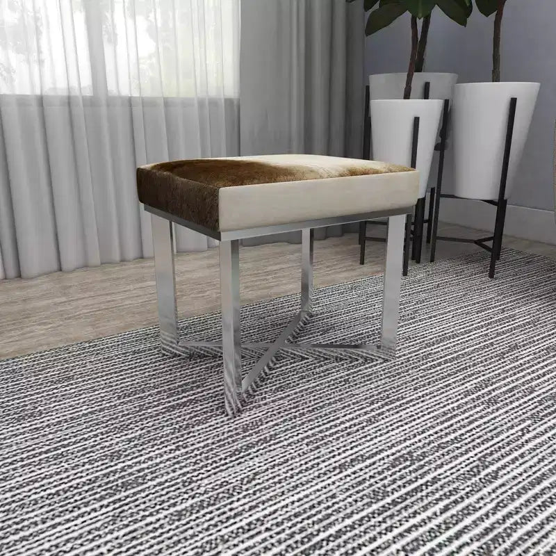 Sgabello quadrato in pelle bovina grigio argento, base a X, 1 posto