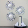 Specchi da parete rotondi floreali argento opaco, set da 3