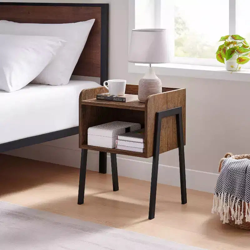 Tavolino nero/noce stile Mid-Century con scomparto aperto, 1 pezzo